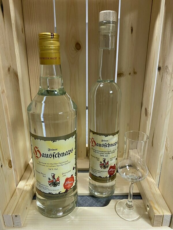 Prinz - Hausschnaps Marille 34 % vol. (1,0l / 0,5l) Prinz - Hausschnaps Marille 34 % vol. (1,0l / 0,5l)