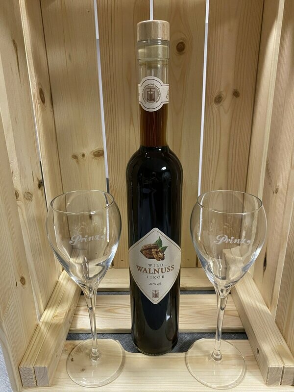 Prinz - Wild Walnuss Likör 20 % vol. (0,5L) Prinz - Wild Walnuss Likör 20 % vol. (0,5L)