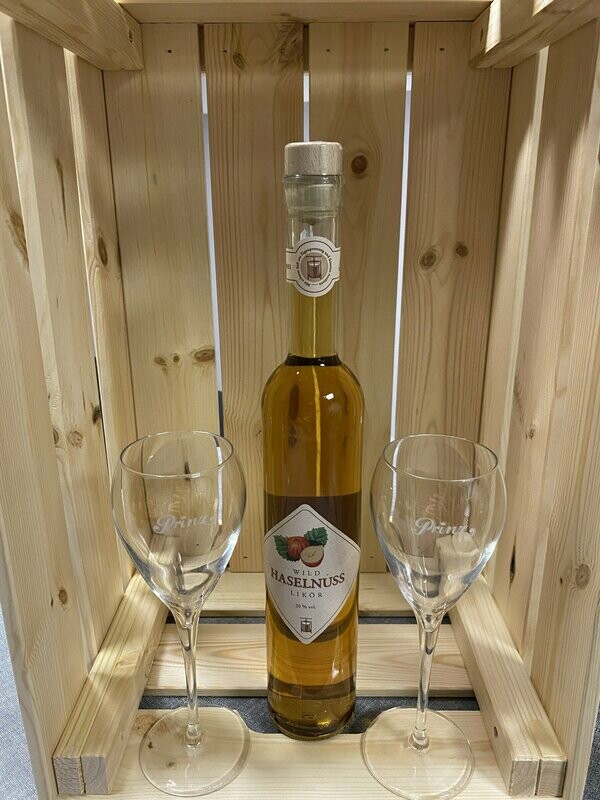 Prinz - Wild Haselnuss Likör 20 % vol. (0,5L) Prinz - Wild Haselnuss Likör 20 % vol. (0,5L)