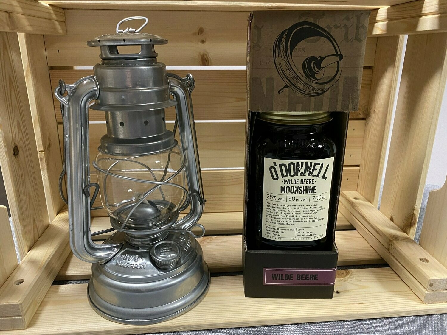 O´Donnell Moonshine - Kombiset Wilde Beere Likör 25 % vol. incl. Ausgießer (0,7l)