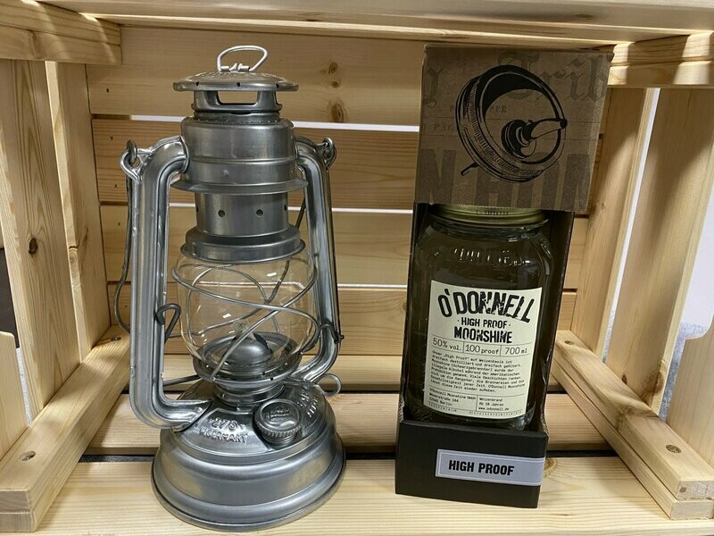 O´Donnell Moonshine - Kombiset High Proof (Weizenbrand, dreifach destilliert) 50 % vol. incl. Ausgießer (0,7l) O´Donnell Moonshine - Kombiset High Proof (Weizenbrand, dreifach destilliert) 50 % vol. incl. Ausgießer (0,7l)