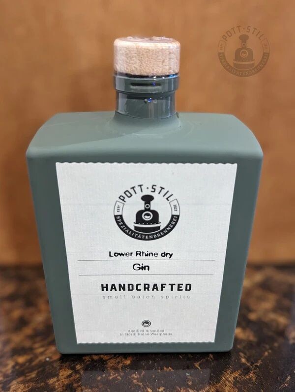 Lower Rhine dry Gin, 44% vol - 0,5l Lower Rhine dry Gin, 44% vol - 0,5l