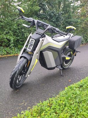 Elektromotorrad Naxeon I AM. Pro, 115 km/h