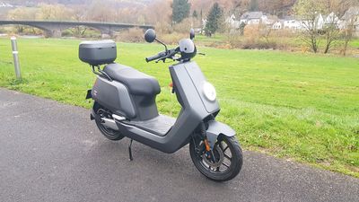 Niu NQi GTS 80 km/h, Vorführroller, Gebraucht, Shad Sh44L Topcase, TÜV bis April 2027 Niu NQi GTS 80 km/h, Vorführroller, Gebraucht, Shad Sh44L Topcase, TÜV bis April 2027