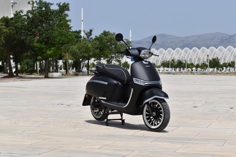 Elektroroller 80 km/h, Tinbot F8 mit 7.920 Wh Akku möglich Elektroroller 80 km/h, Tinbot F8 mit 7.920 Wh Akku möglich