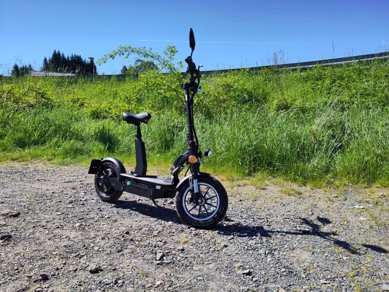 Revoluzzer 4.0 plus E-Scooter mit Sitz und großen Reifen, Eneway