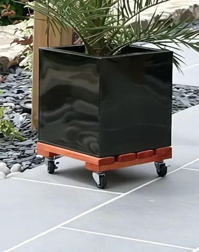 Nortene - Flora Roll Lasure lakkozott keményfa virágalátét, világosbarna, 30x30 cm