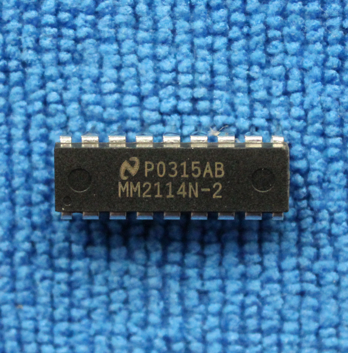 MM2114N-2 1024-bit (256 x 4) static MOS RAM DIP-18