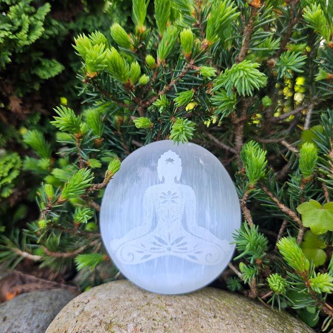 🧘‍♀️Selenite Yoga Lotus Palm Stones