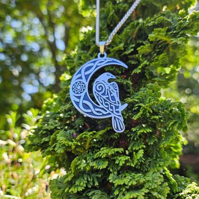 🐦‍⬛Celtic Raven Pendant