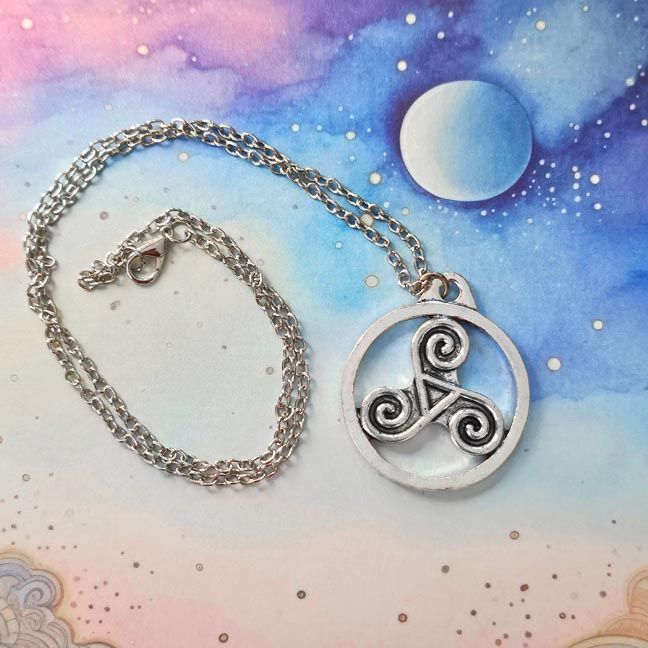 🌀Triskele Pendant