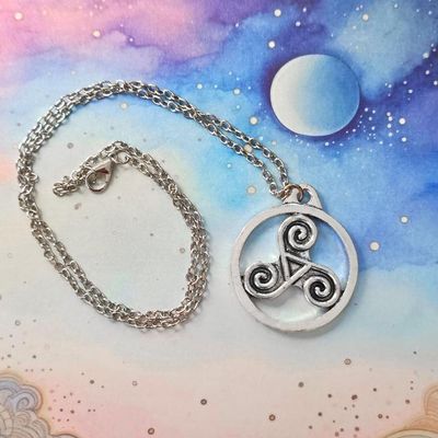 🌀Triskele Pendant
