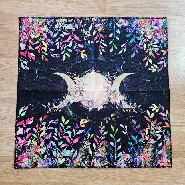 🌸Triple Moon Floral Altar Cloth