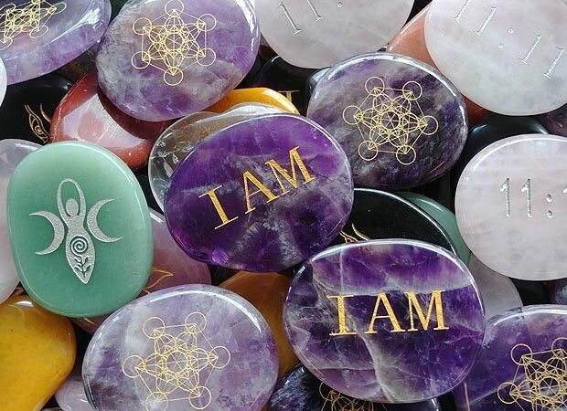 💎 Engraved Palm Stones