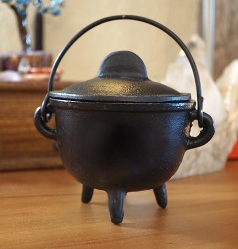✨ Cast Iron Cauldrons