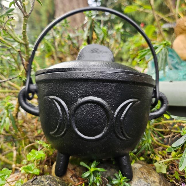 ✨ Cast Iron Cauldrons - Triple Moon