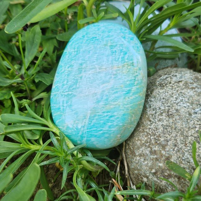 🔷 Amazonite Palm Stones