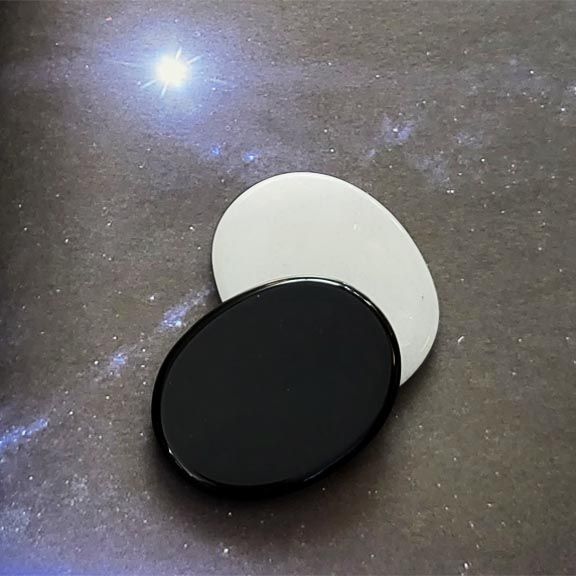 🌓 White Jade &amp; Obsidian Palm Stones