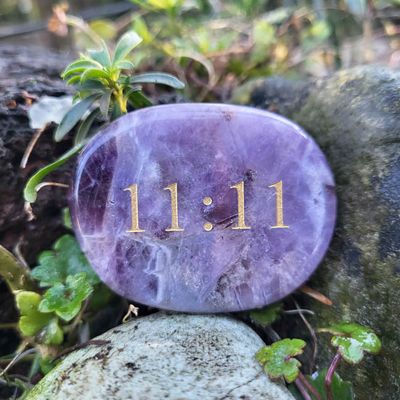 🪽 11:11 Palm Stones in Amethyst