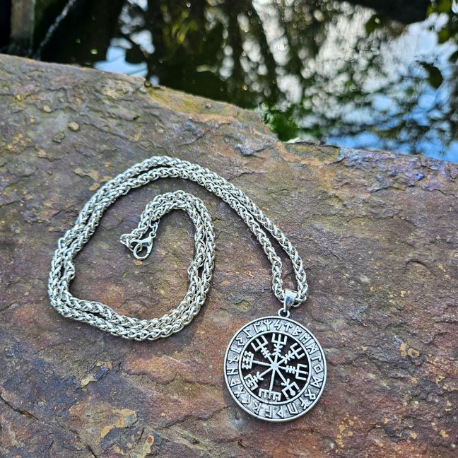 🧭Vegvisir Viking Compass Pendant