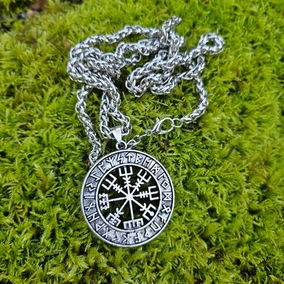 Vegvisir Viking Compass Pendant