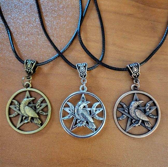 🐦‍⬛Crow Totem Pendant