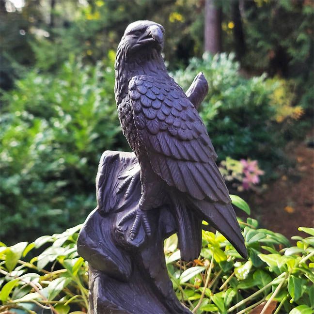 🦅Wings of the Divine – Porcelain Eagle Statue