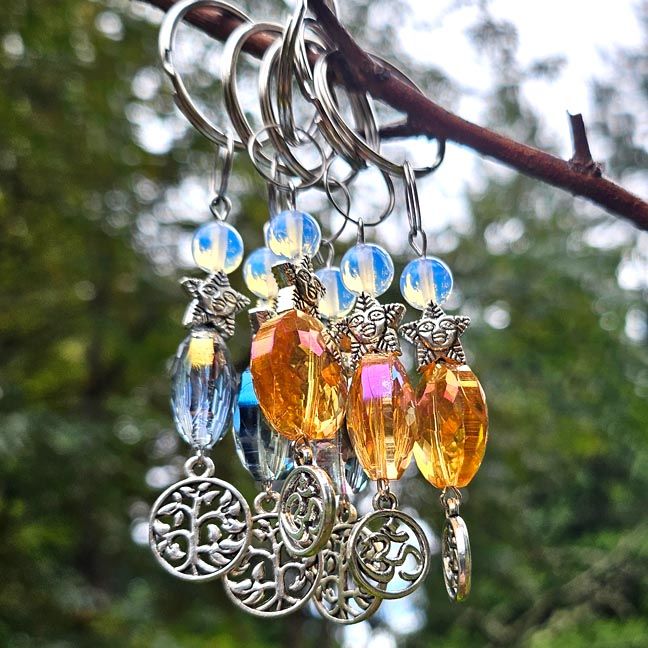 Whimsical Gemstone Key Chain – Sparkling Aura Bead Designs