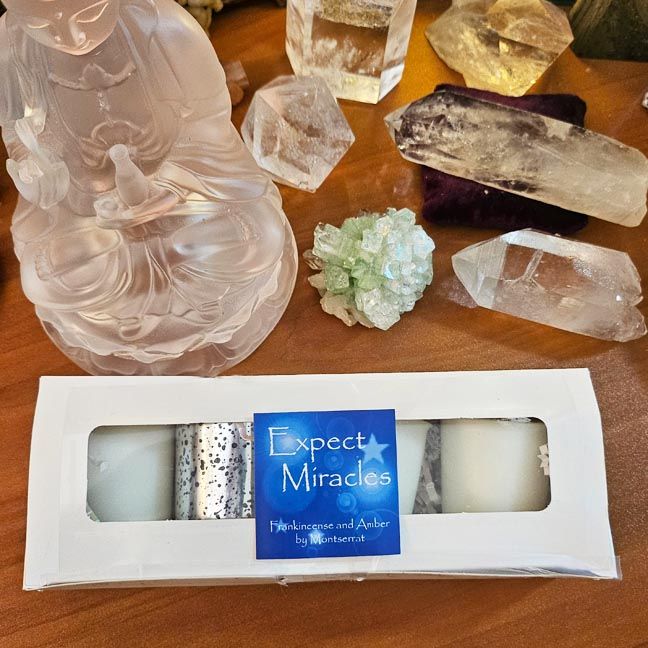 Expect Miracles Frankincense &amp; Amber Votive Gift Set