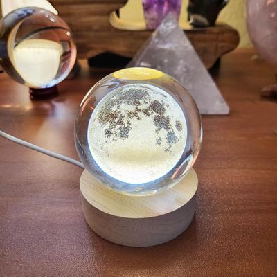 Moon Lamp – Golden Glow Sphere