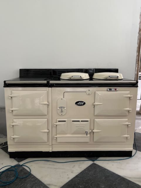 4 Oven Refurbished Aga Cooker (White Tie)