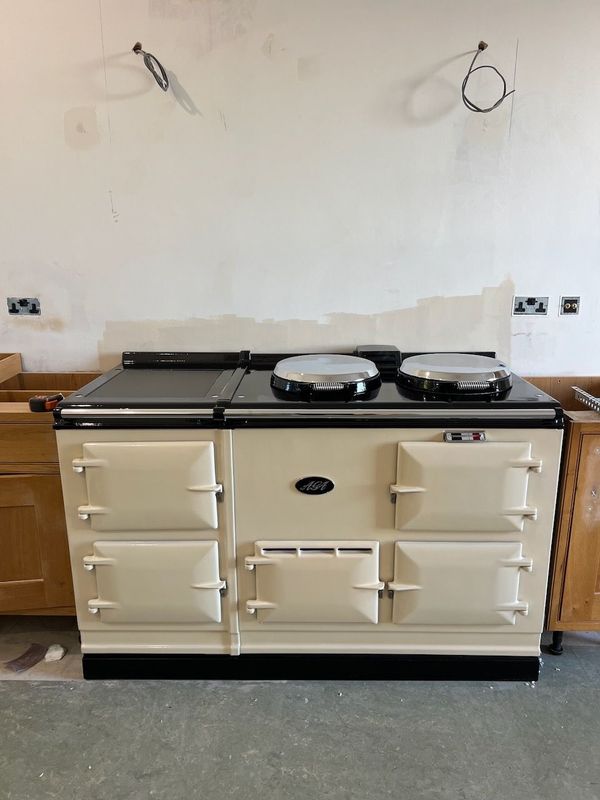 4 Oven Refurbished Aga Cooker (Light Cream)