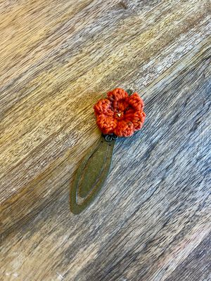 Lesezeichen oder Geldspange Häkelblüte