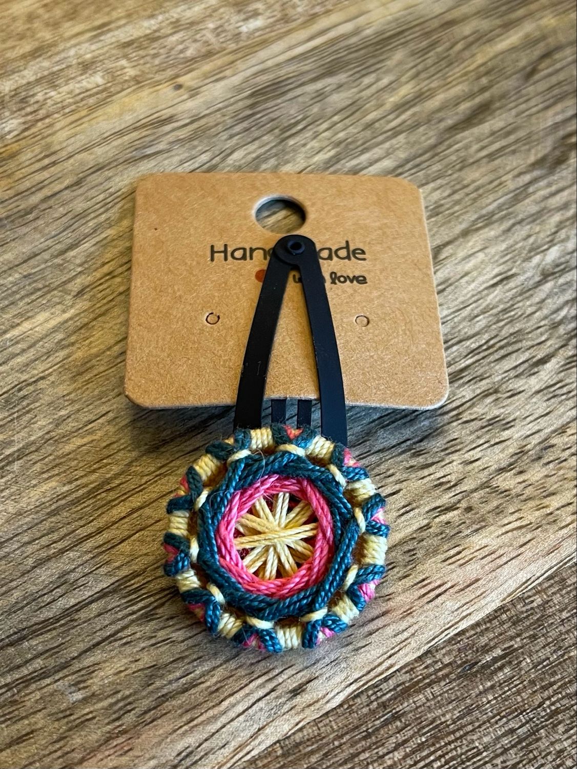 Haarspange mit Zwirnknopf