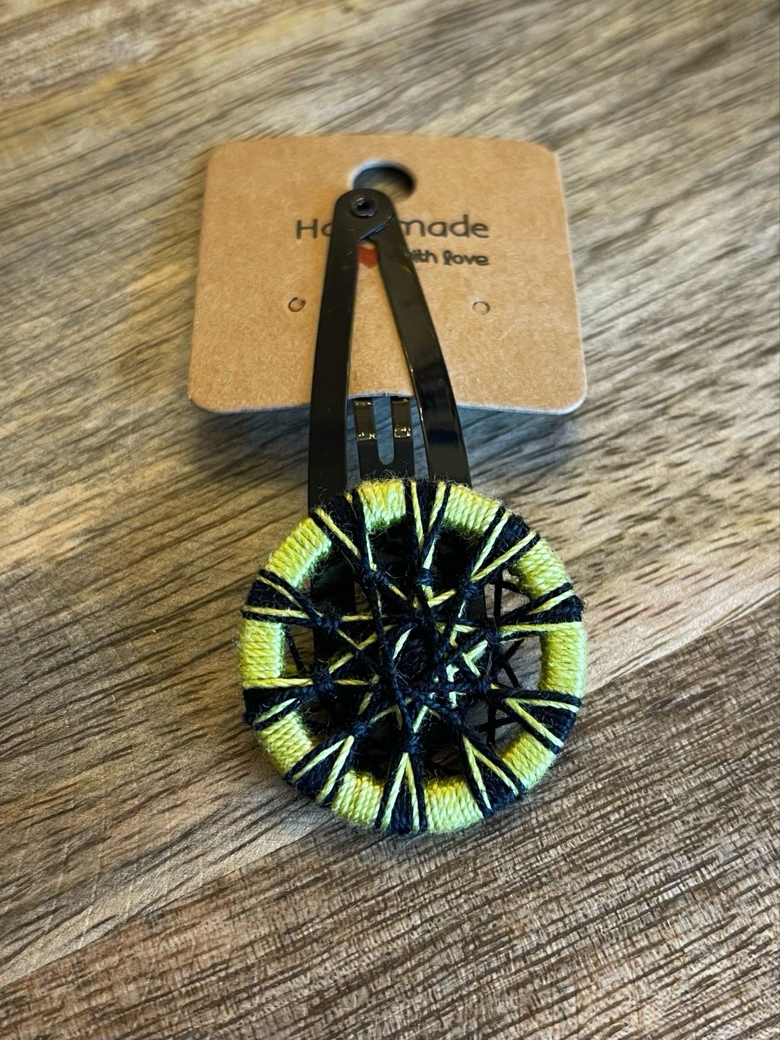 Haarspange mit Zwirnknopf