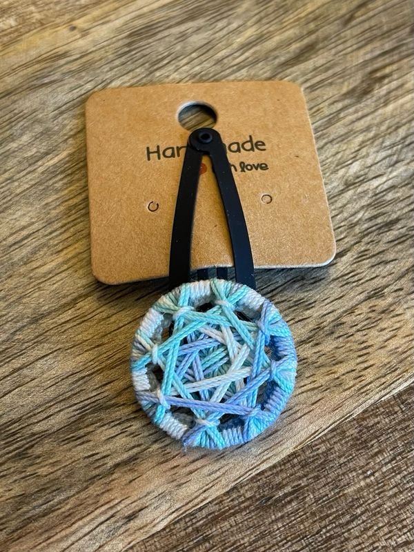 Haarspange mit Zwirnknopf