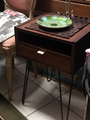 Mid Century Perfection w/ Hairpin Legs Mid Century Perfection w/ Hairpin Legs