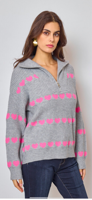 Sweater gris corazones