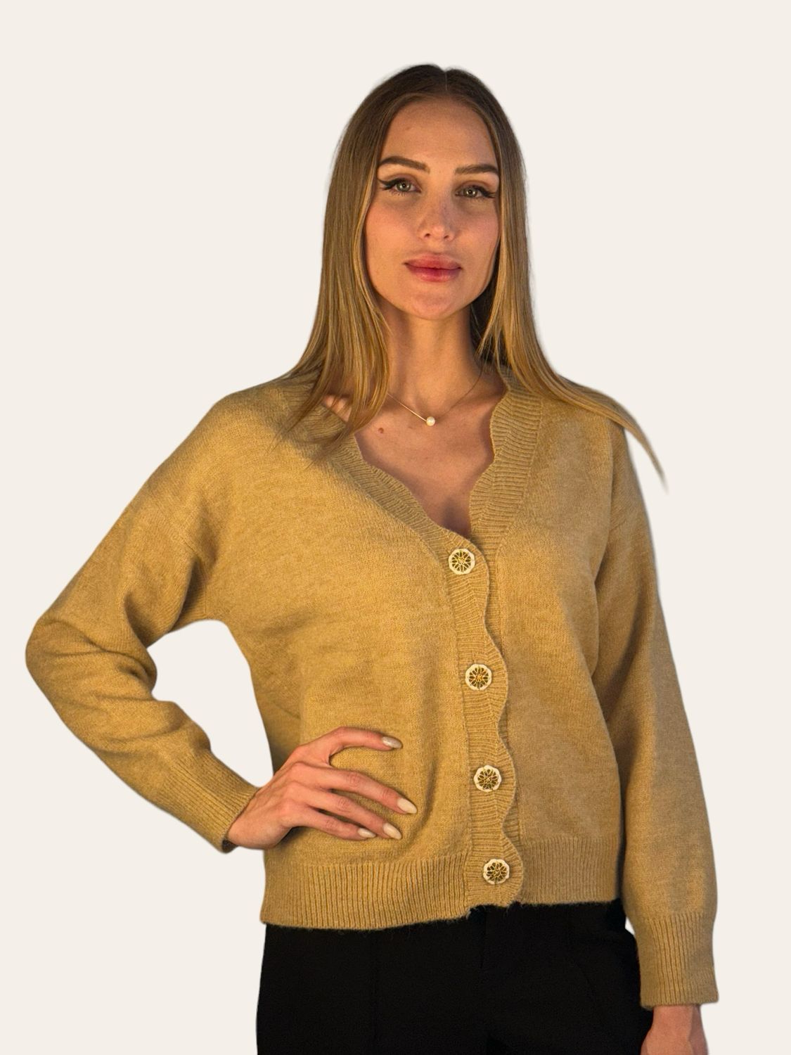Sweater beige cuello V