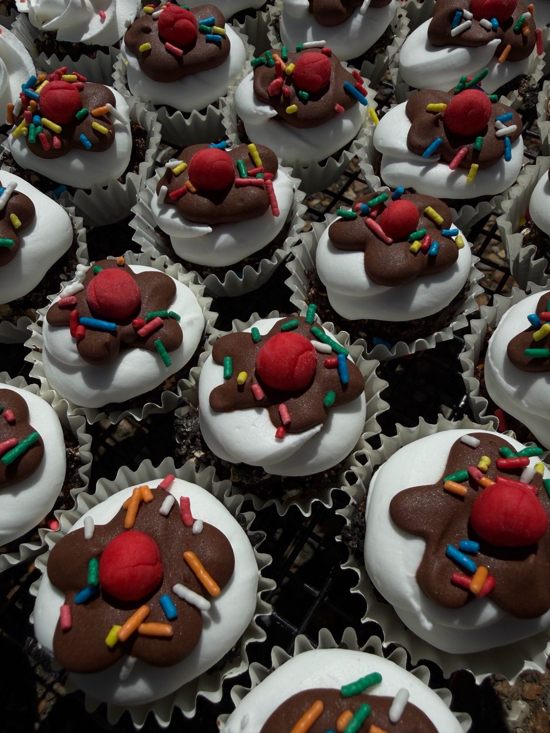 drizzle cupcakes