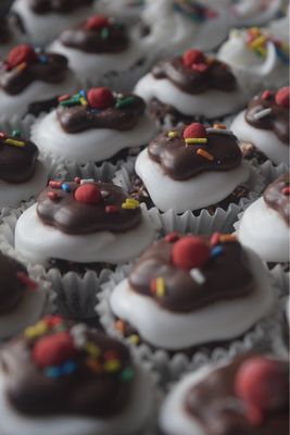 drizzle cupcakes