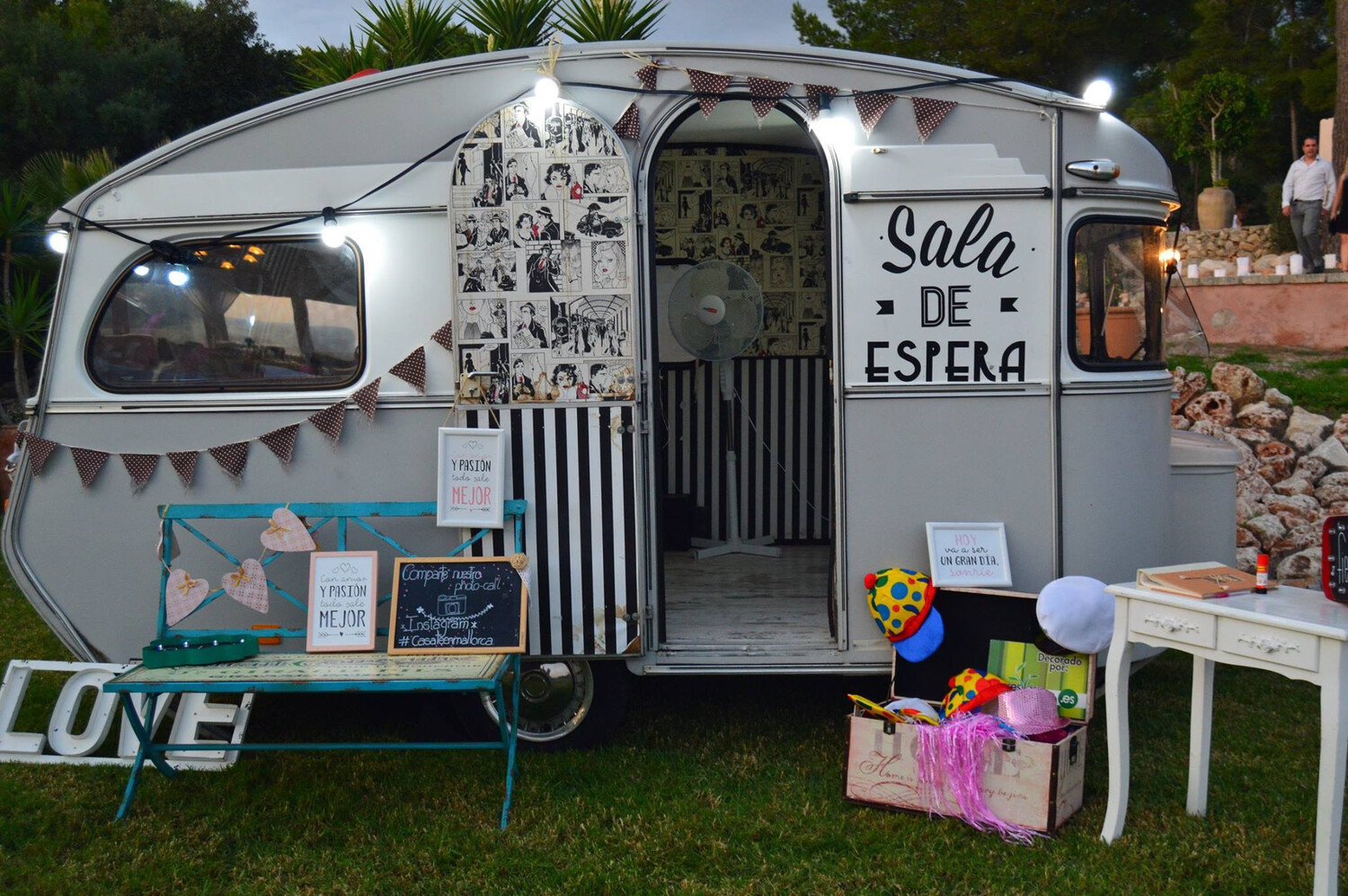 Alquiler caravana vintage con Fotomatón
