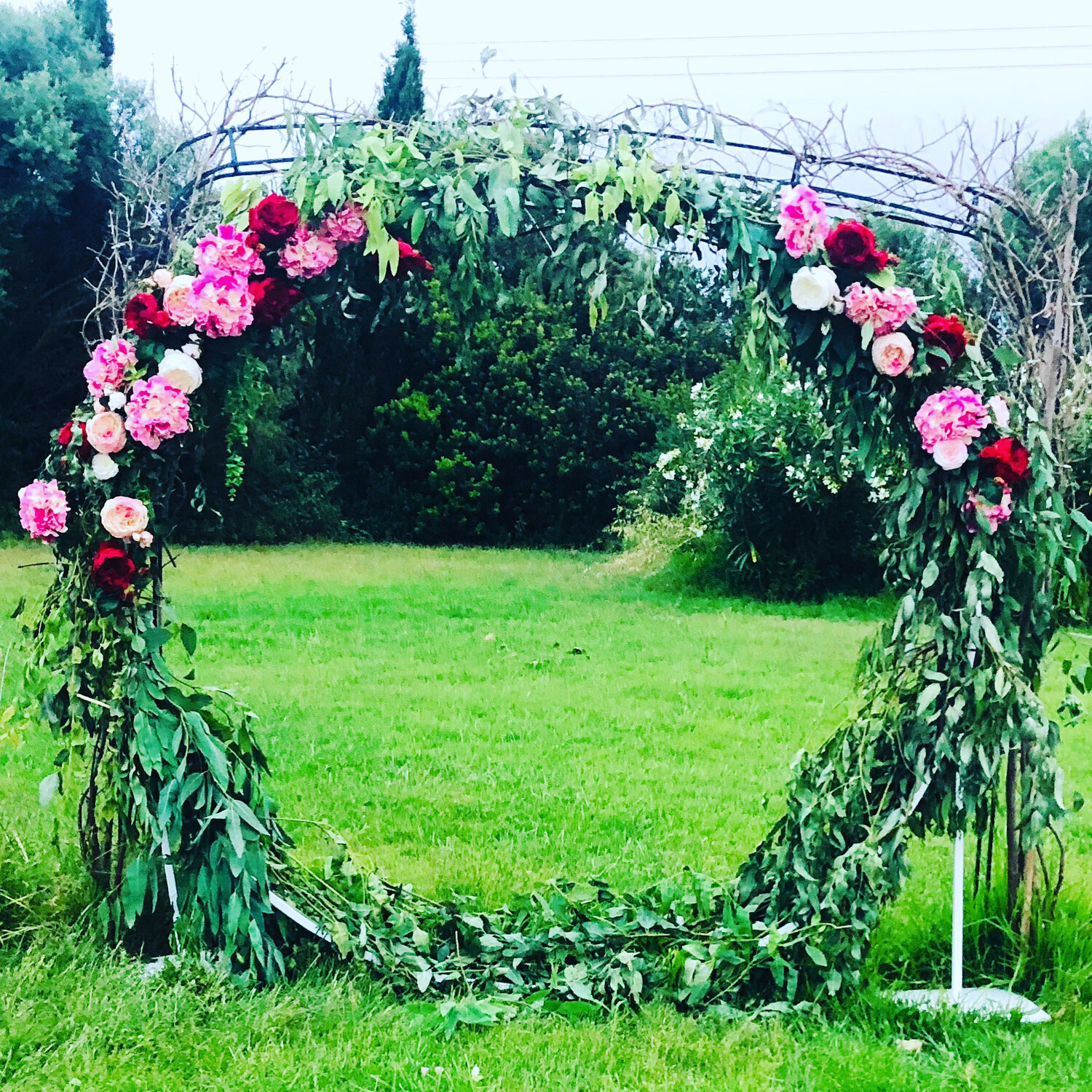 Alquiler Círculo con verdes y flores