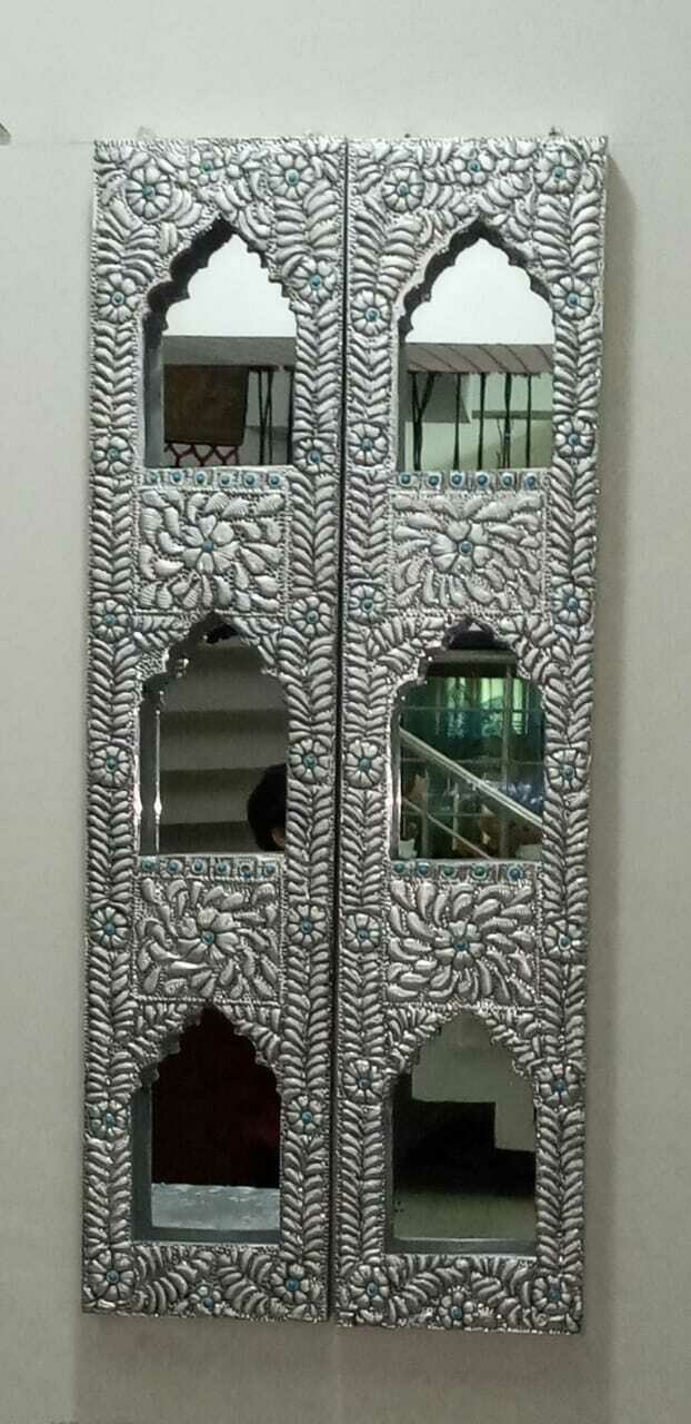 HANDMADE JHAROKA ON WOODEN BASE