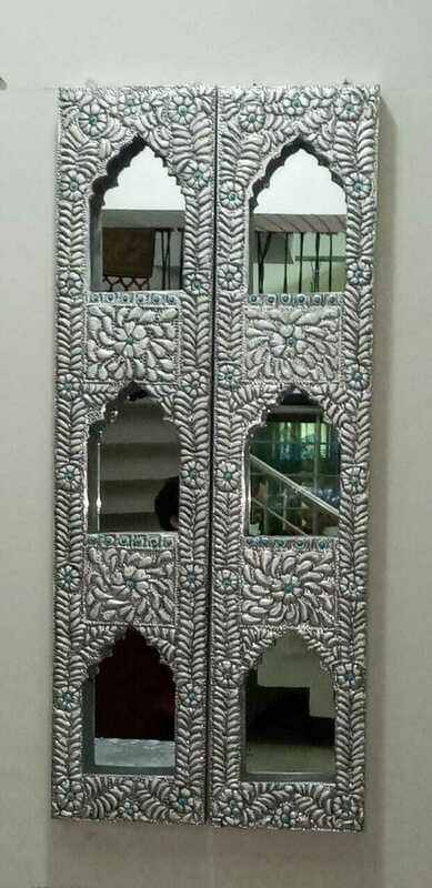 HANDMADE JHAROKA ON WOODEN BASE
