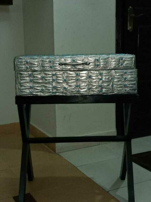 BOX TABLE