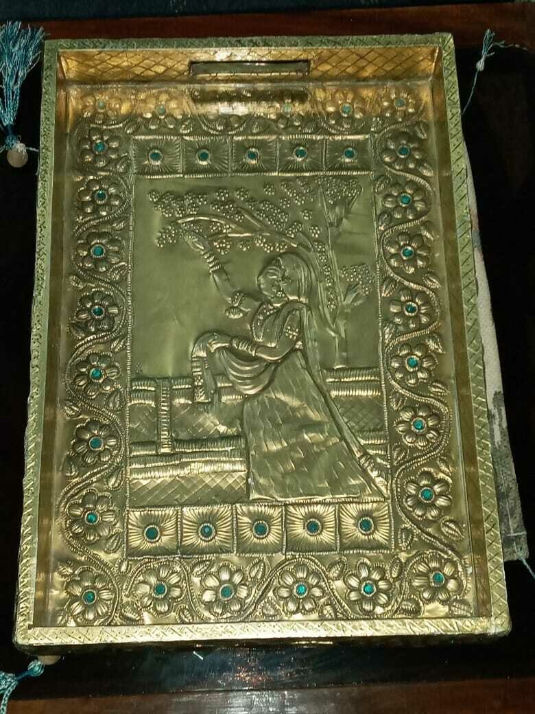 SERVING TRAY