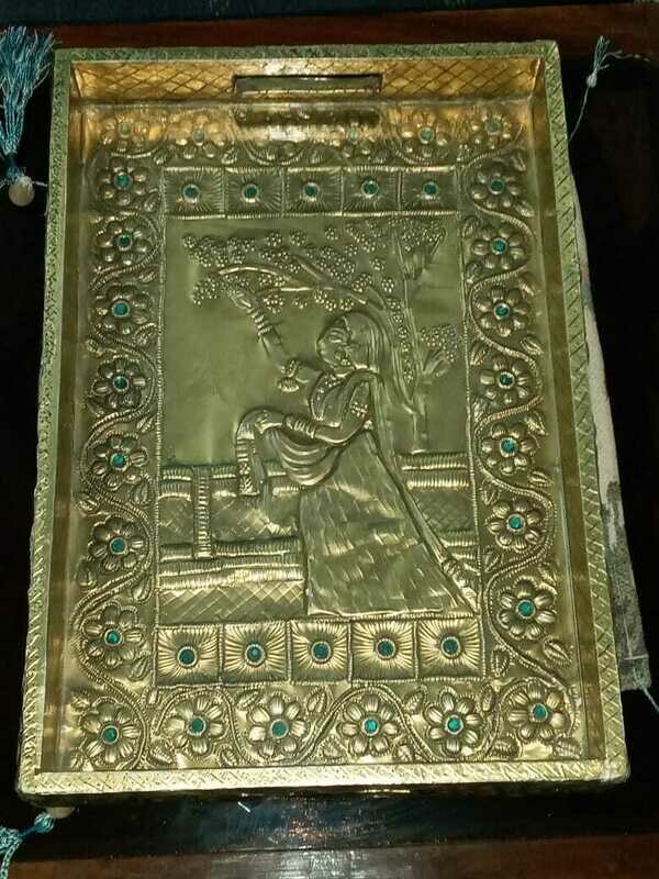 SERVING TRAY