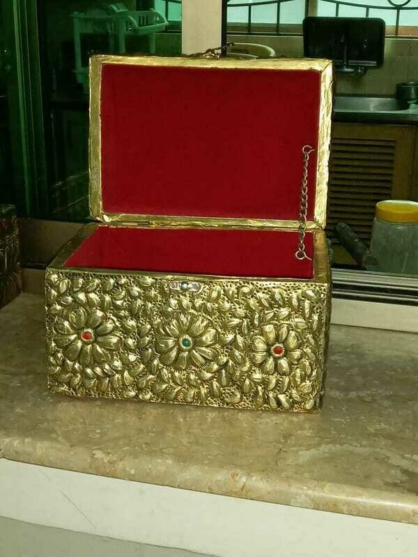 CHESTER BOX
