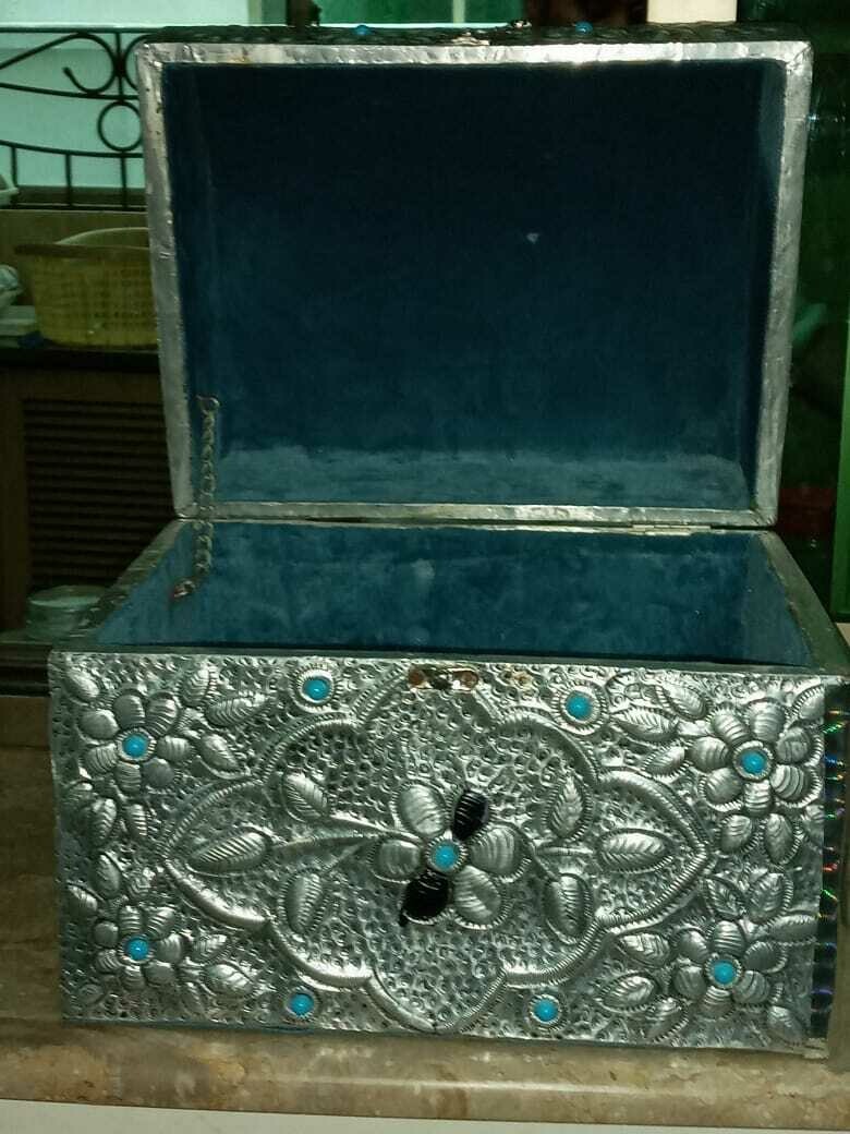 CHESTER BOX